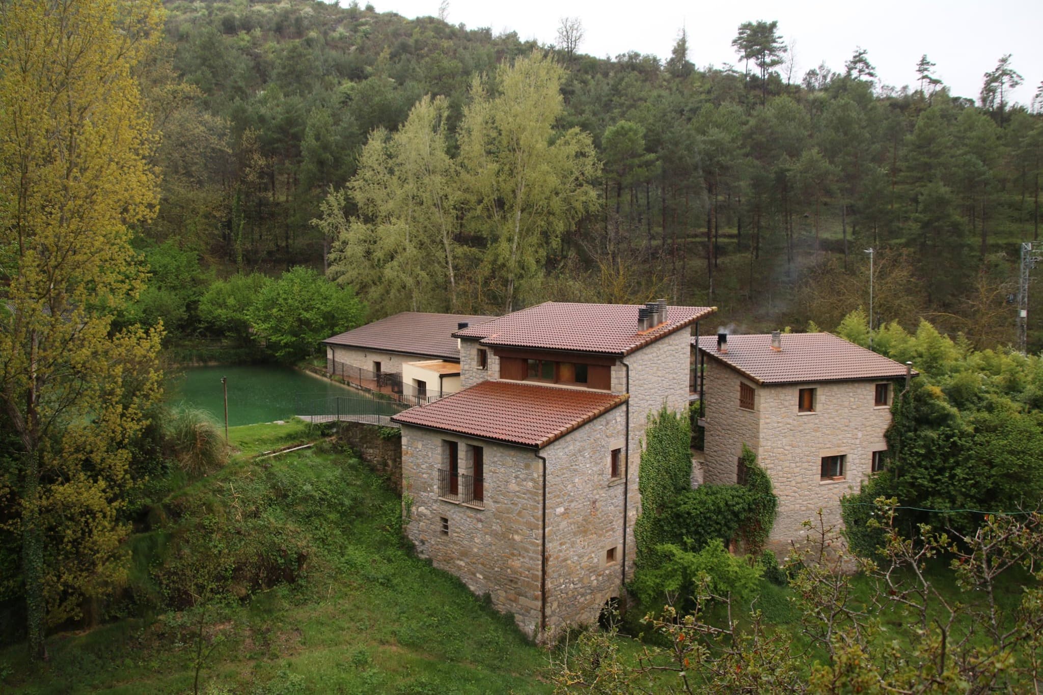 Vista exterior amb jardí